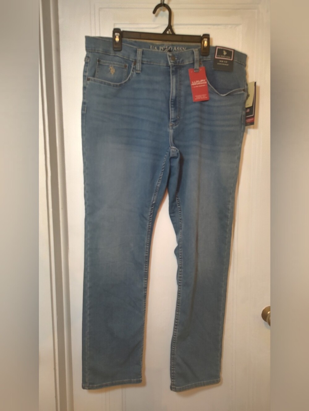 U.S. Polo Assn. Men's Size 38x32 Slim Straight Knit Denim Jean Medium Wash NWT